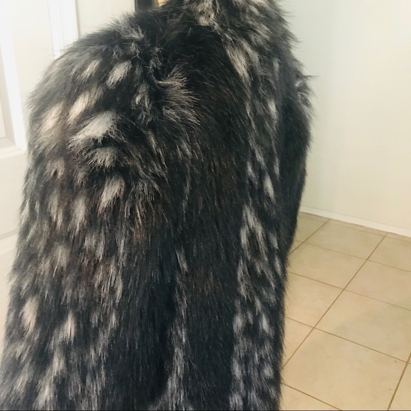Vintage Black & Gray Faux Fur Women’s Gorgeous Coat size M - Picture 13 of 16